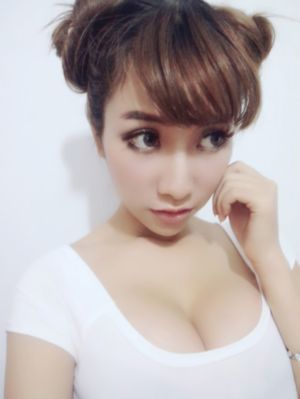 妈妈的朋友52_十万网红美女美酱