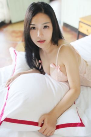 男狂揉女奶胸60分钟电影_720日本电影免费