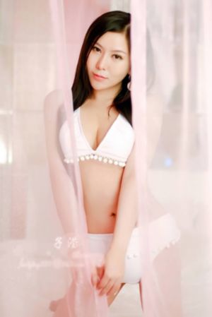《年轻漂亮的女教师》中字_高清蓝光在线观